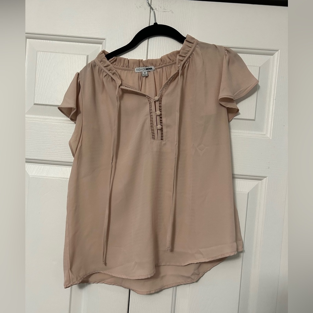 Blush pink fashion nova blouse size medium